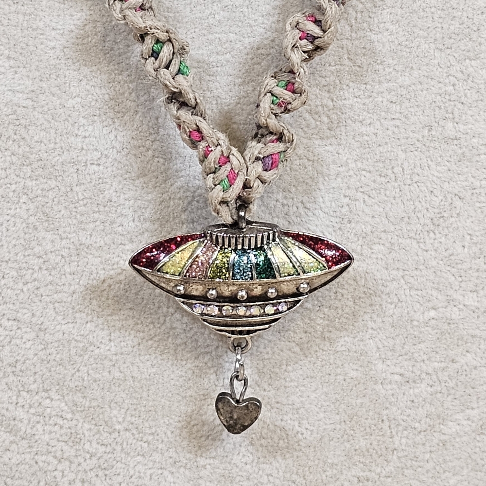 New✨️UFO Ship Hemp Necklace - Picture 6 of 7